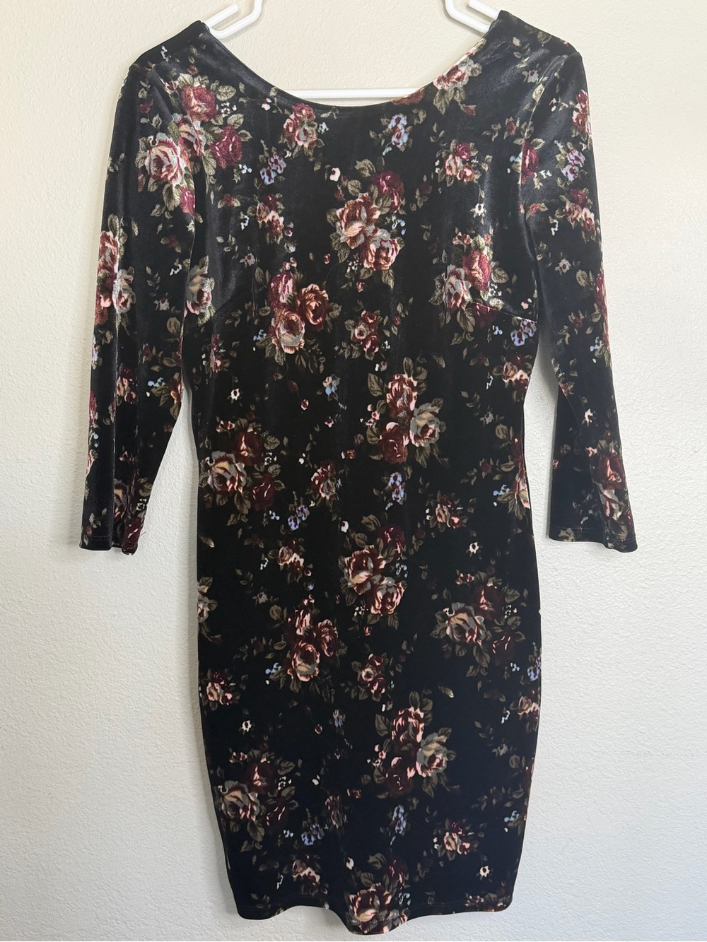velvet bodycon dress forever 21 Black Floral Mini Size L V Back 5% spandex image-add-3/2/26 Deep V Neck Women Material:Wood